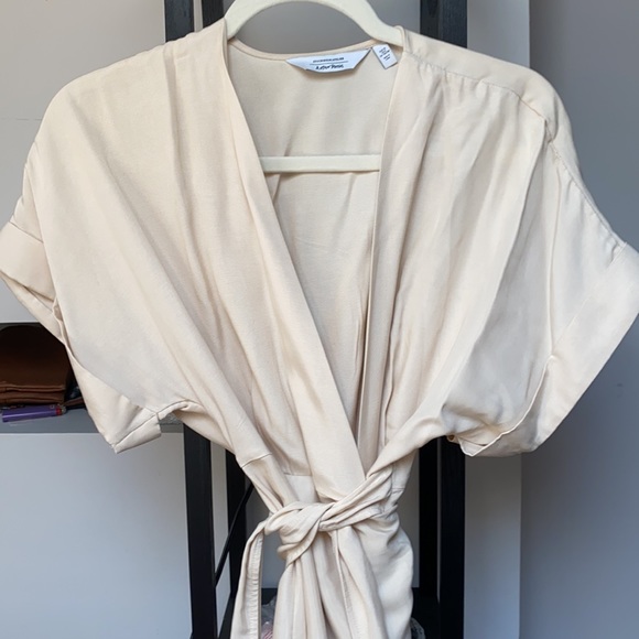 & Other Stories Relaxed Wrap Mini Dress - Picture 4 of 7